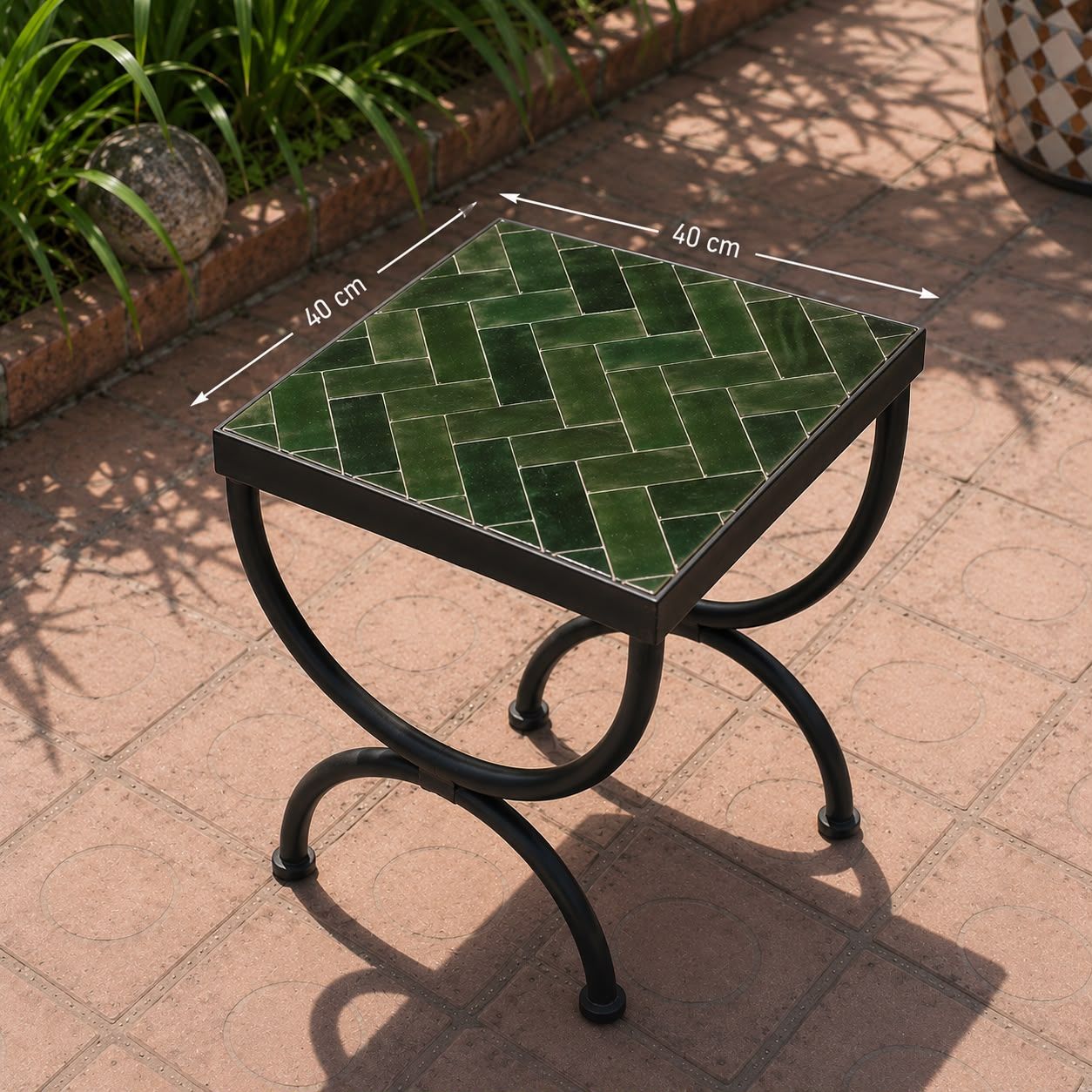 Petite Table d'Appoint Carrée en Zellige Vert - Motif Chevrons